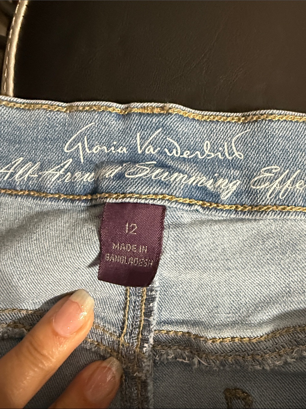 Gloria Vanderbilt Light Blue Capri Straight Jeans - Picture 4 of 5